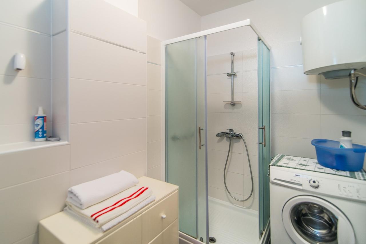 Apartment Vesna Kandlerova โปเรช ภายนอก รูปภาพ